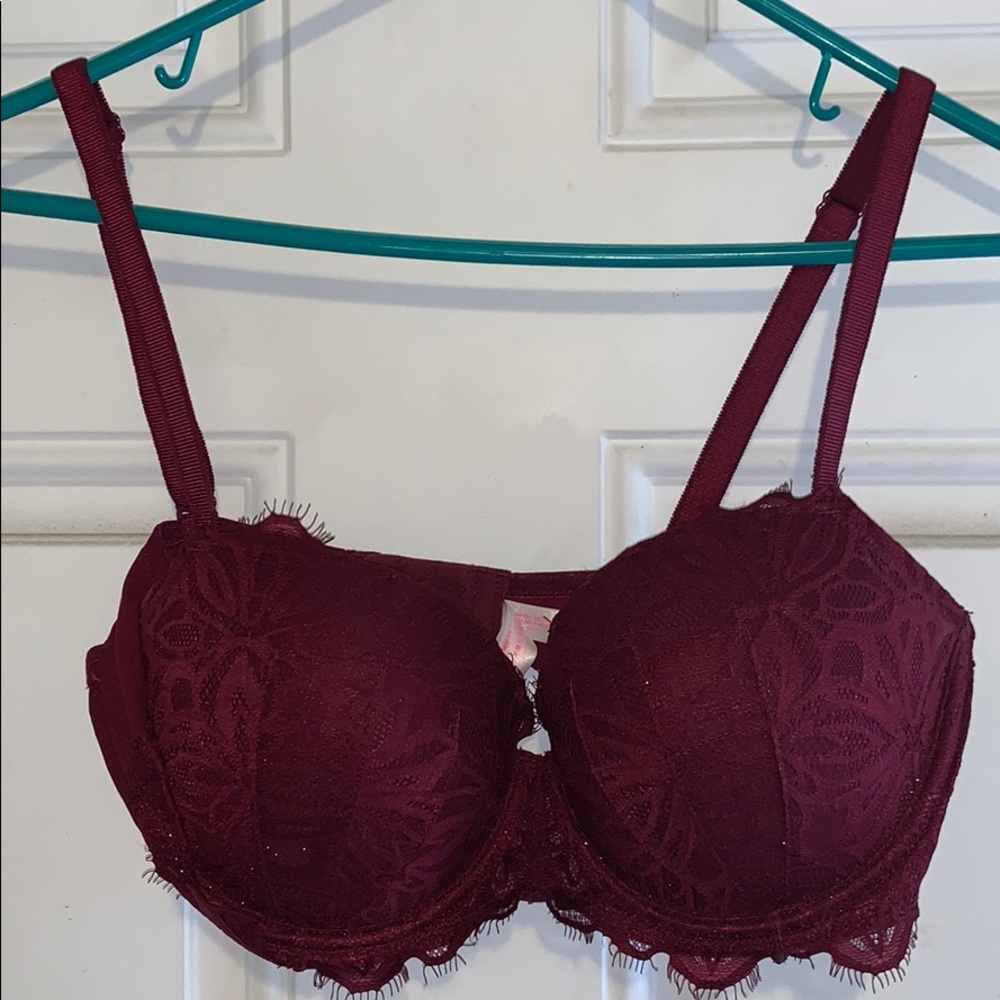 Victoria’s Secret pink bra